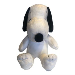 Peanuts Snoopy Beagle Dog Plush Kissing Smooching Sound Red Heart Ribbon Collar